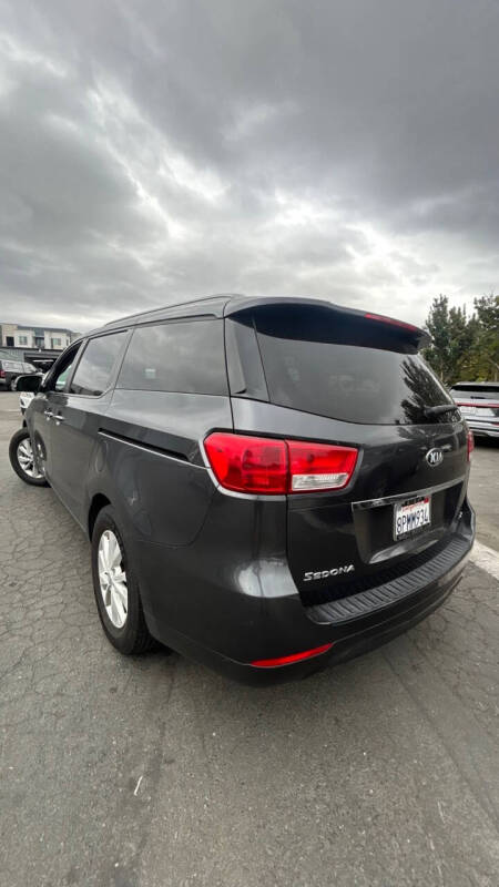 2016 Kia Sedona LX