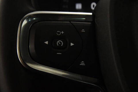 2023 Volvo XC40 B4 Ultimate Dark Theme