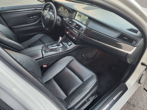 2012 BMW 5 Series 528i