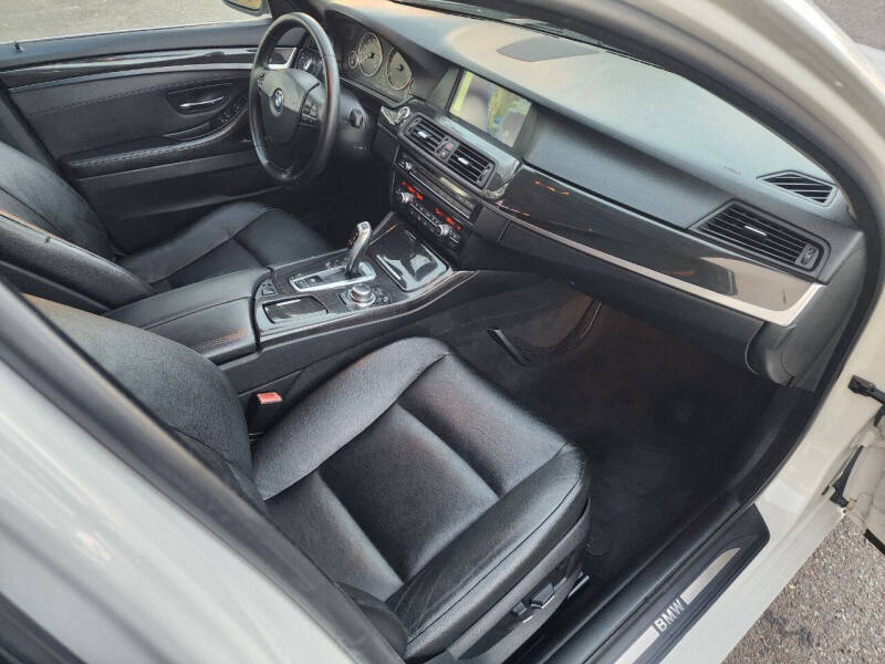 2012 BMW 5 Series 528i