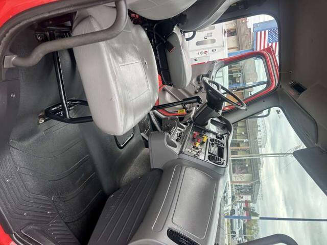 2016 Freightliner 108 SD