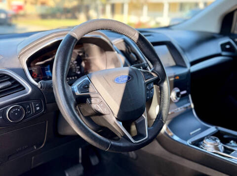 2020 Ford Edge Titanium