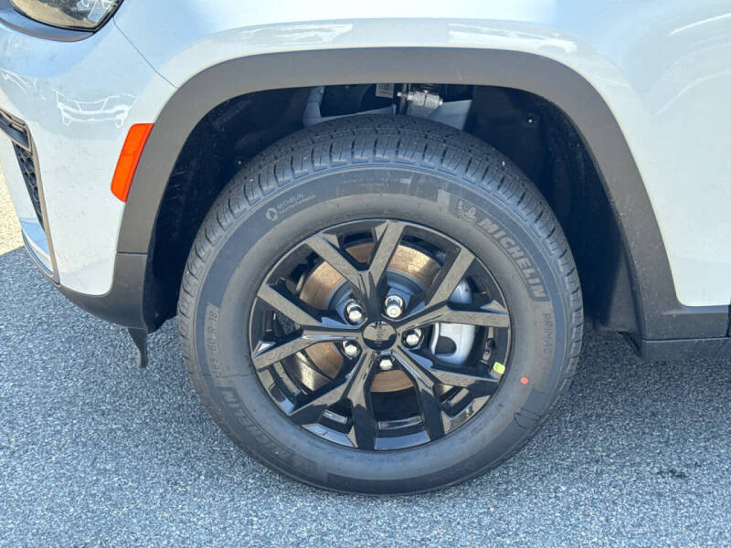 2026 Jeep Grand Cherokee Altitude