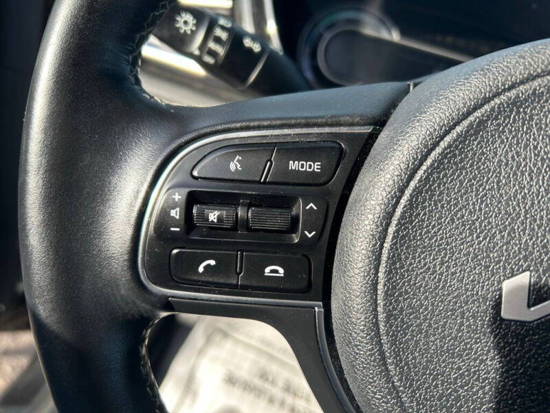 2022 Kia Niro Plug-In Hybrid LXS