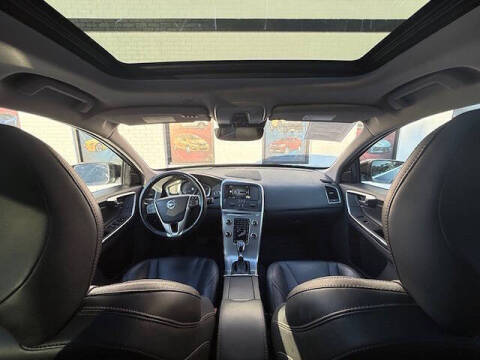 2017 Volvo XC60 T5 Dynamic