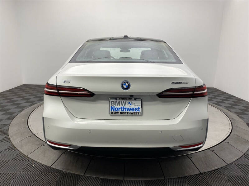 2024 BMW i5 eDrive40