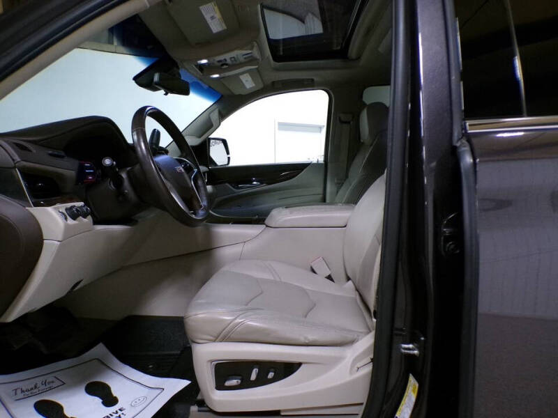 2017 Cadillac Escalade ESV Luxury