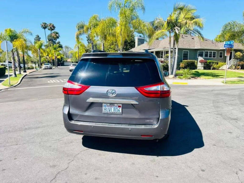 2017 Toyota Sienna
