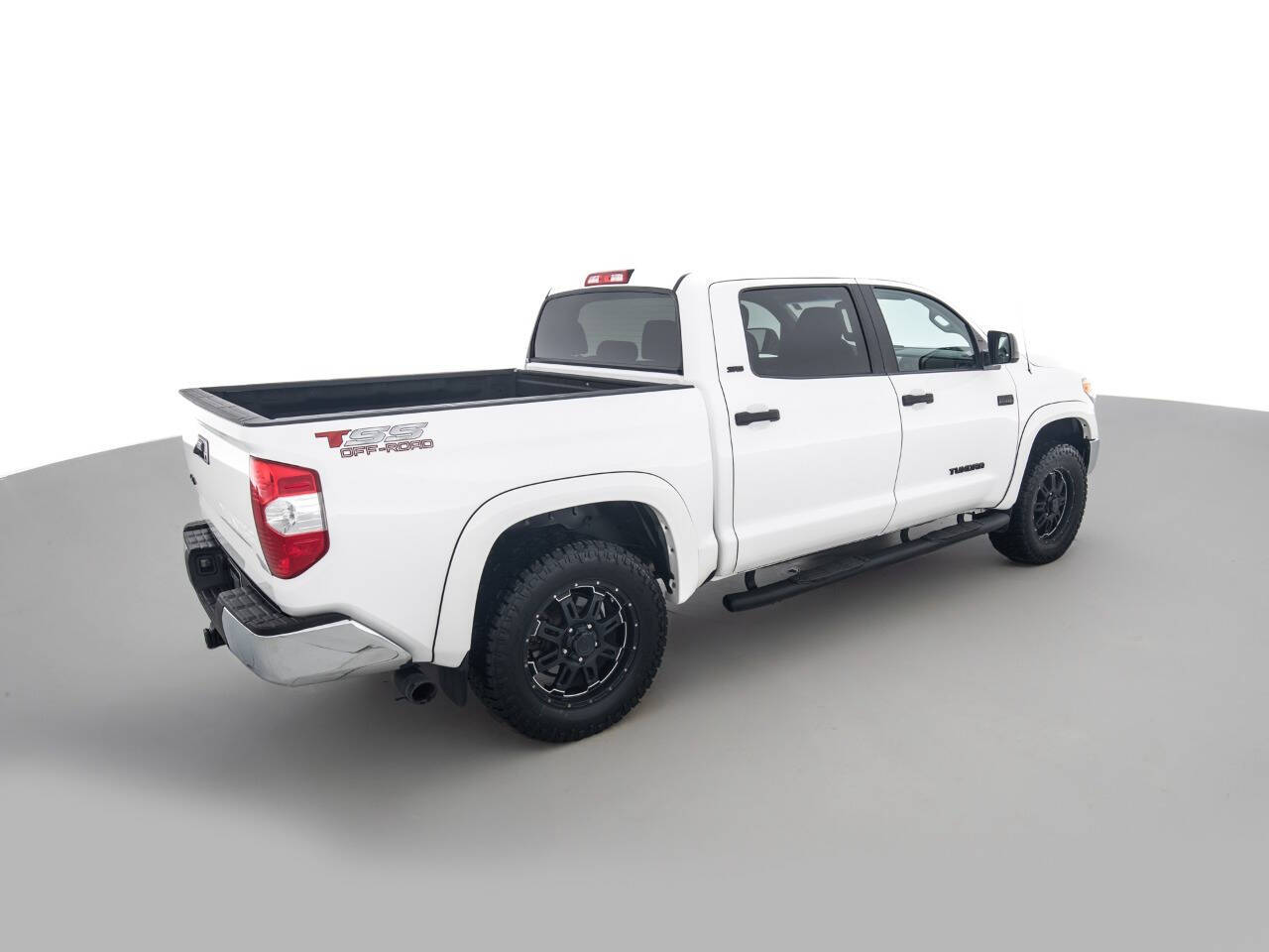 Used Car 2017 Toyota Tundra  Sr5 4x4 4dr Crewmax Cab Pickup Sb (5.7l V8 Ffv) For Sale Under $30,000 In Coal City, Illinois