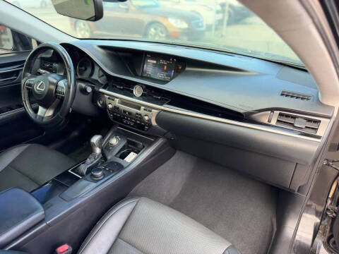 2017 Lexus ES 350