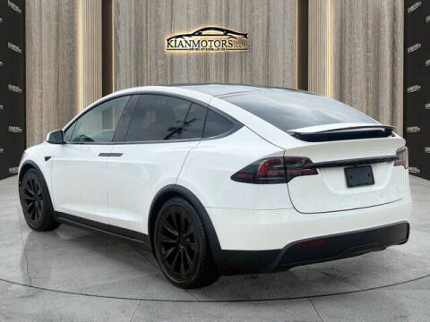 2023 Tesla Model X Standard Range