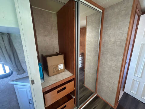 2005 Freightliner XCS Chassis