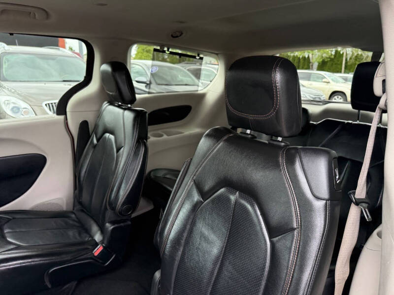 2020 Chrysler Pacifica Touring L