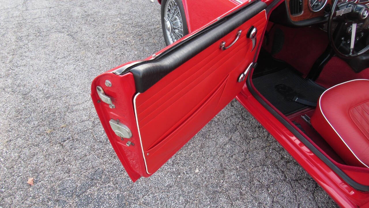 1967 Triumph TR4 24