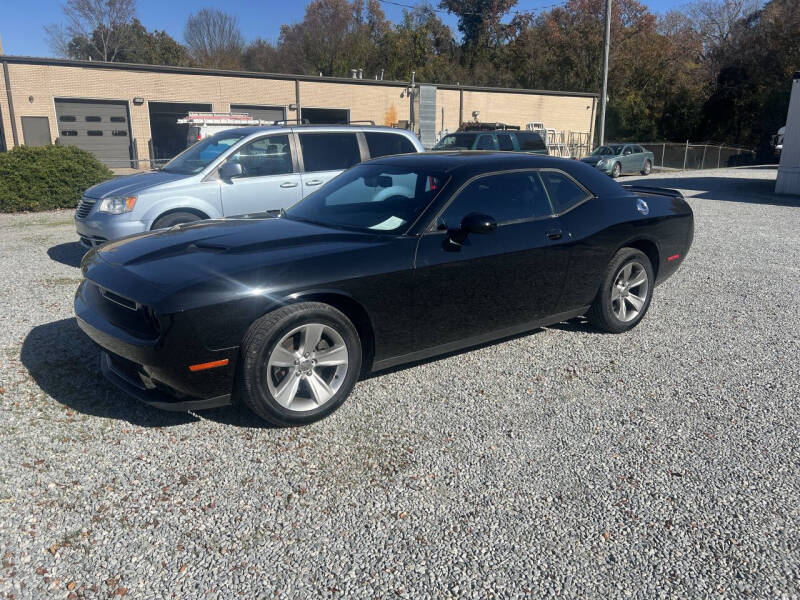 2019 Dodge Challenger SXT's photo