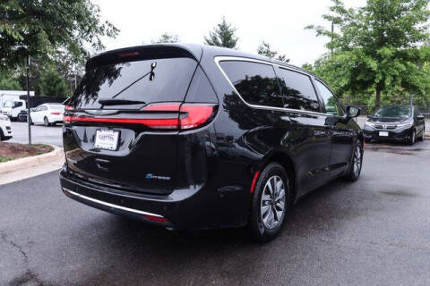 2022 Chrysler Pacifica Hybrid Touring L
