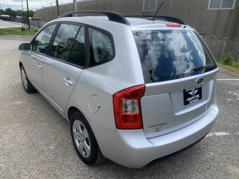 2009 Kia Rondo LX