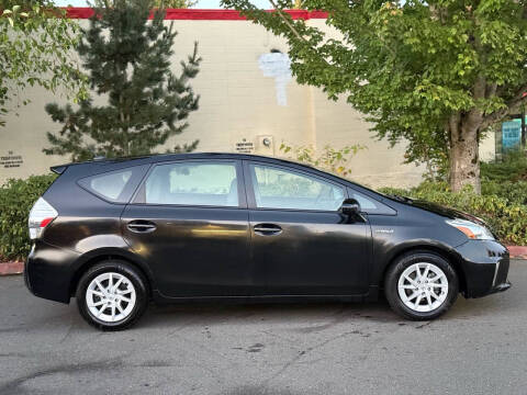2012 Toyota Prius v Two