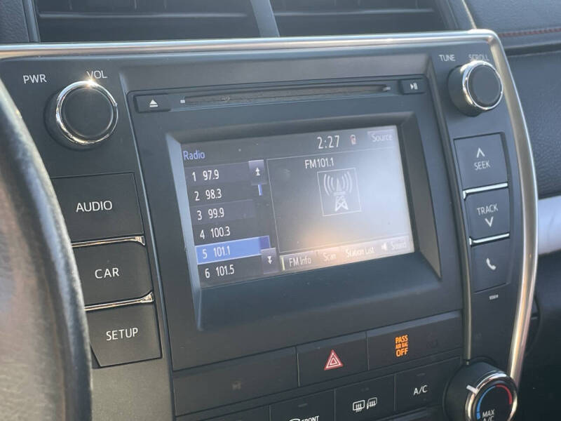 2017 Toyota Camry SE