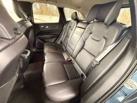 2020 Volvo XC60 T5 Momentum