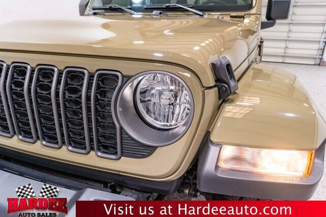 2025 Jeep Gladiator NightHawk