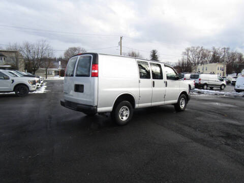 2022 Chevrolet Express 2500