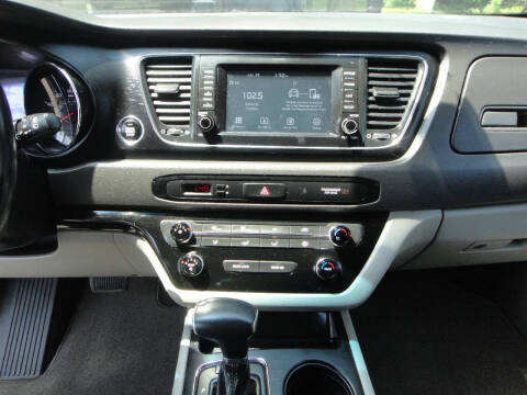 2017 Kia Sedona LX