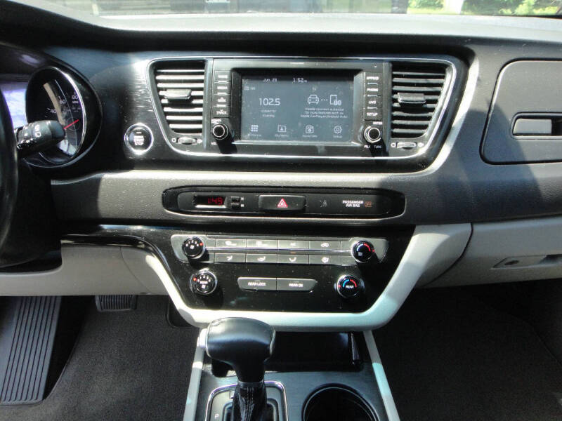 2017 Kia Sedona LX