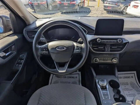 2020 Ford Escape SE