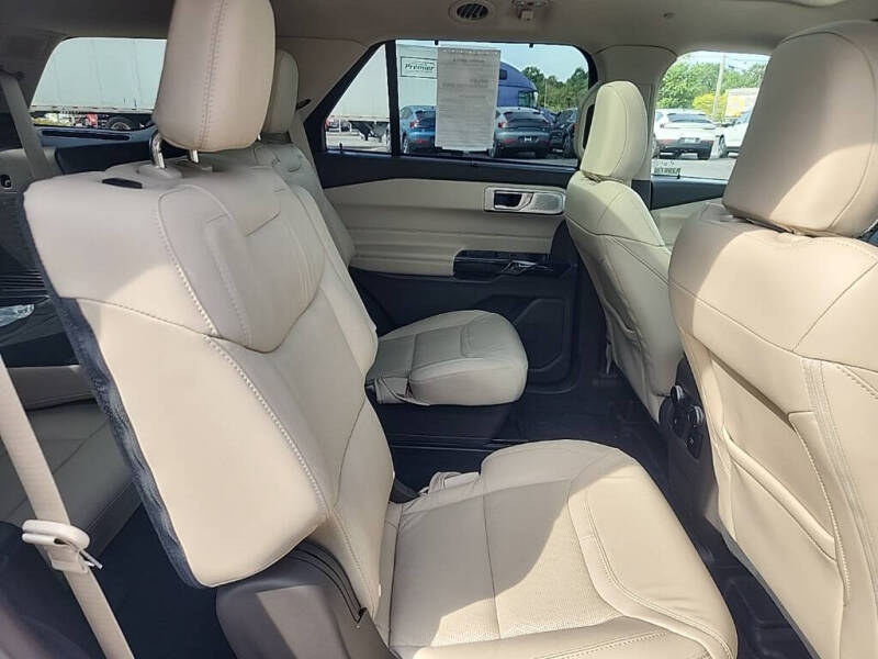 2022 Ford Explorer Hybrid Platinum