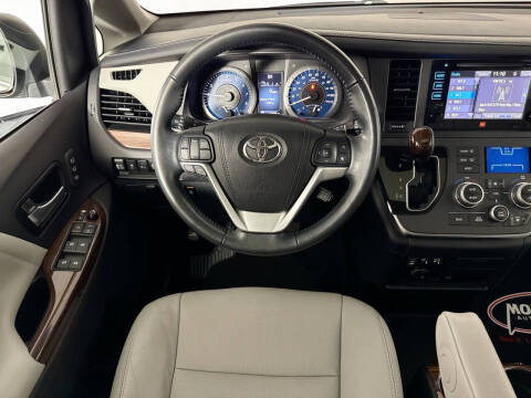 2017 Toyota Sienna Limited Premium 7-Passenger