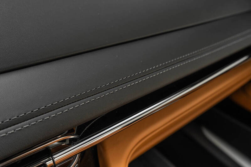 2025 Aston Martin DB12 Volante