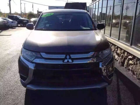 2016 Mitsubishi Outlander ES