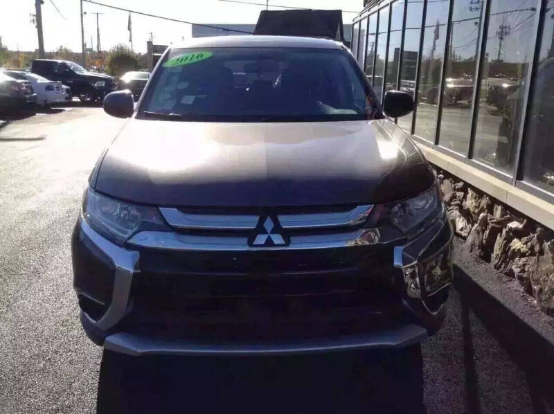 2016 Mitsubishi Outlander ES