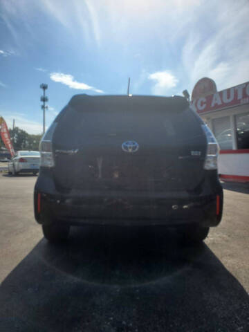 2012 Toyota Prius v Two