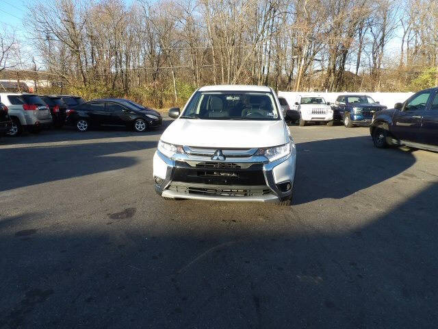 2017 Mitsubishi Outlander ES