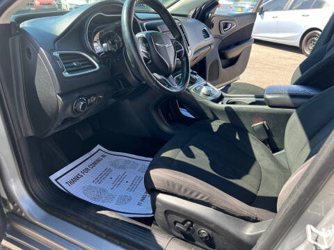 2015 Chrysler 200 Limited