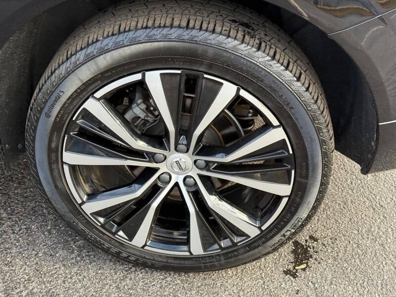 2024 Volvo XC60 B5 Plus Dark Theme