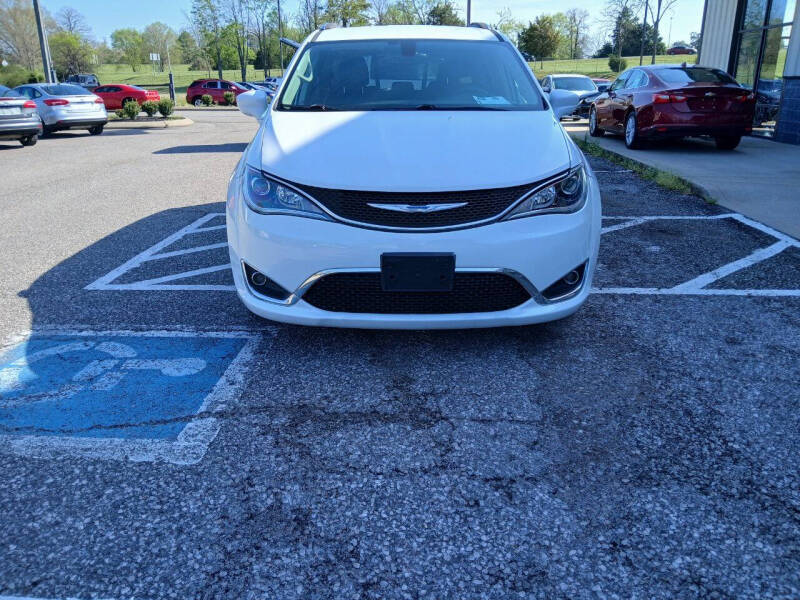 2017 Chrysler Pacifica Touring-L Plus