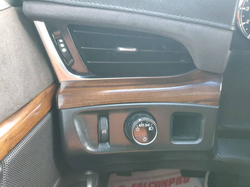 2017 Cadillac Escalade Standard