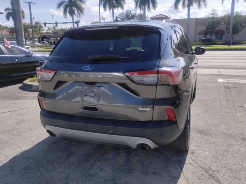 2020 Ford Escape SEL