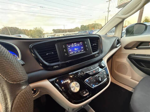 2017 Chrysler Pacifica Touring