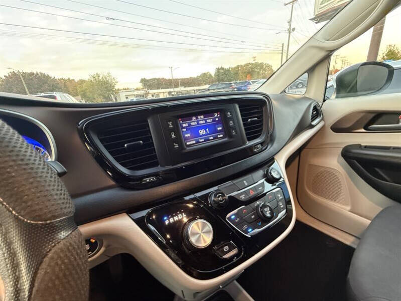 2017 Chrysler Pacifica Touring