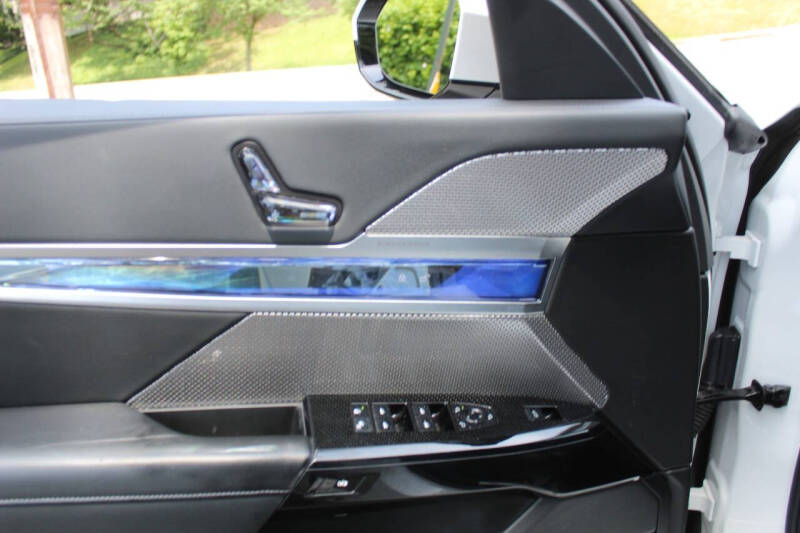 2024 BMW 7 Series 740i xDrive