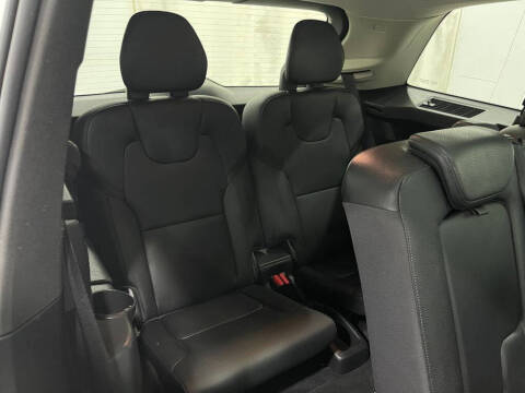 2018 Volvo XC90 T6 Momentum