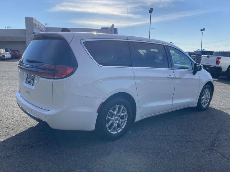 2023 Chrysler Pacifica Touring L