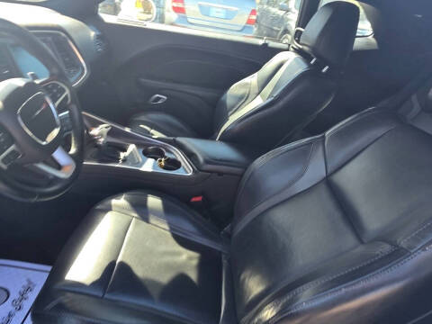 2016 Dodge Challenger SXT Plus
