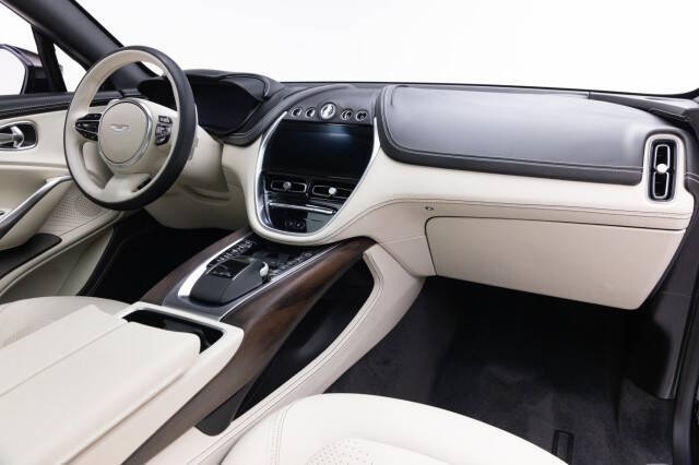 2021 Aston Martin DBX