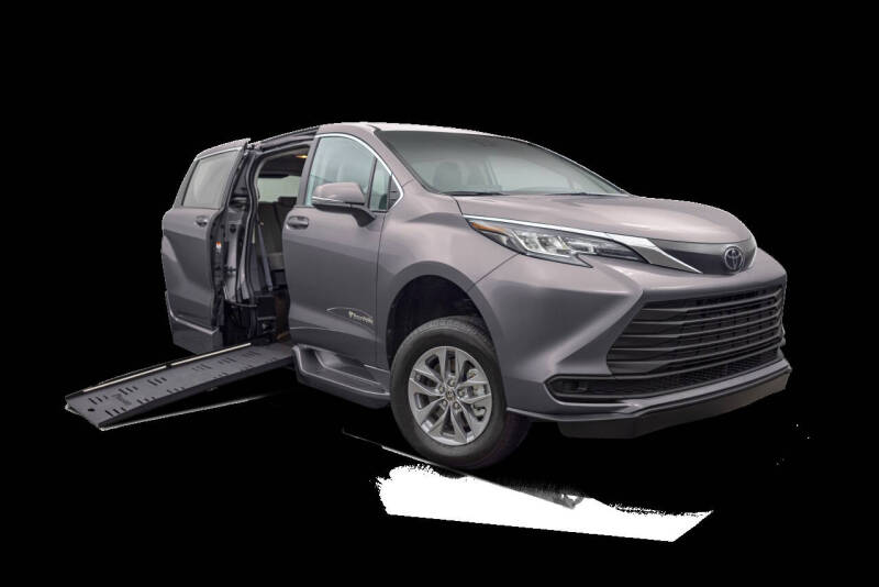 2026 Toyota Sienna LE 8-Passenger