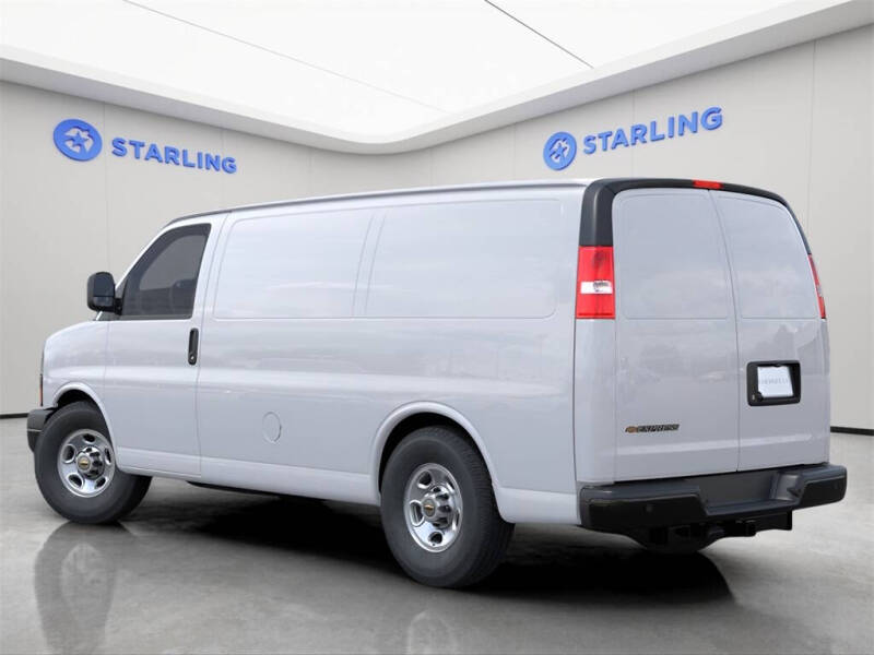 2025 Chevrolet Express 2500